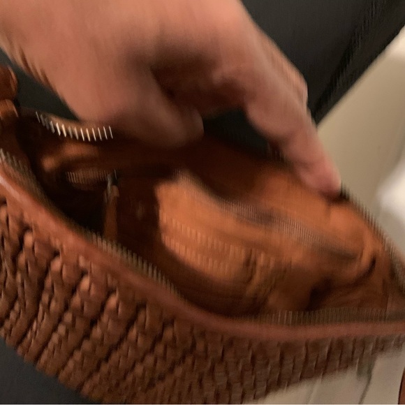 Woven leather adjustable straps small purse - Picture 6 of 12